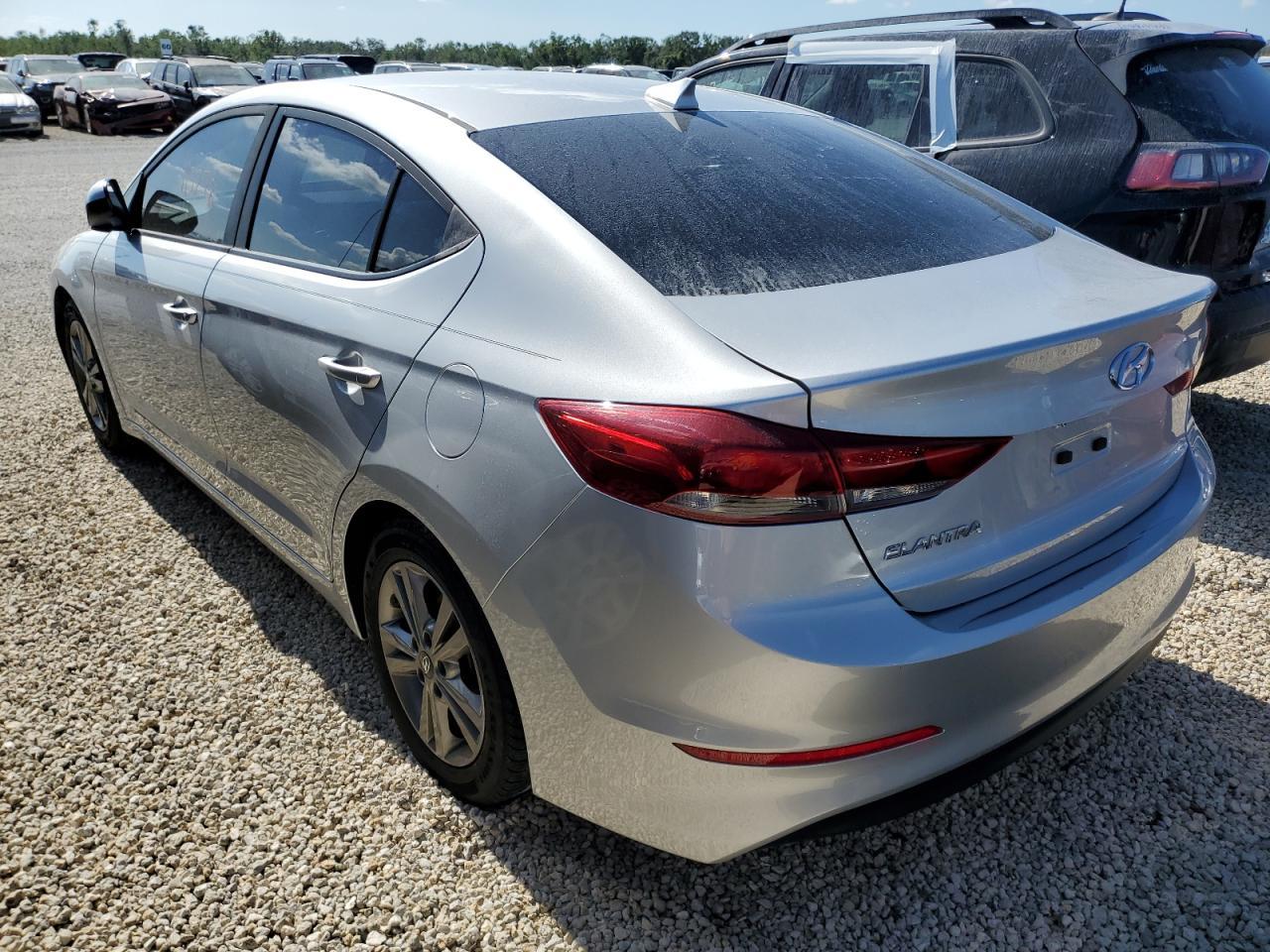 2018 HYUNDAI ELANTRA SE - Фото 2