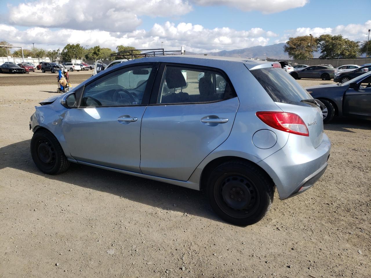 2013 Mazda Mazda2 - Фото 2