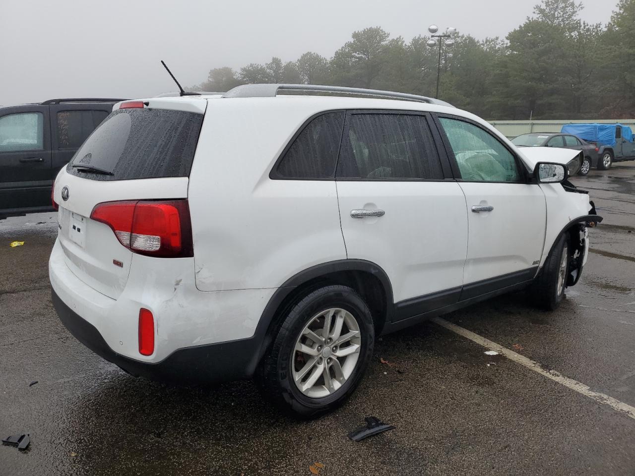 2015 KIA SORENTO LX - Image 3