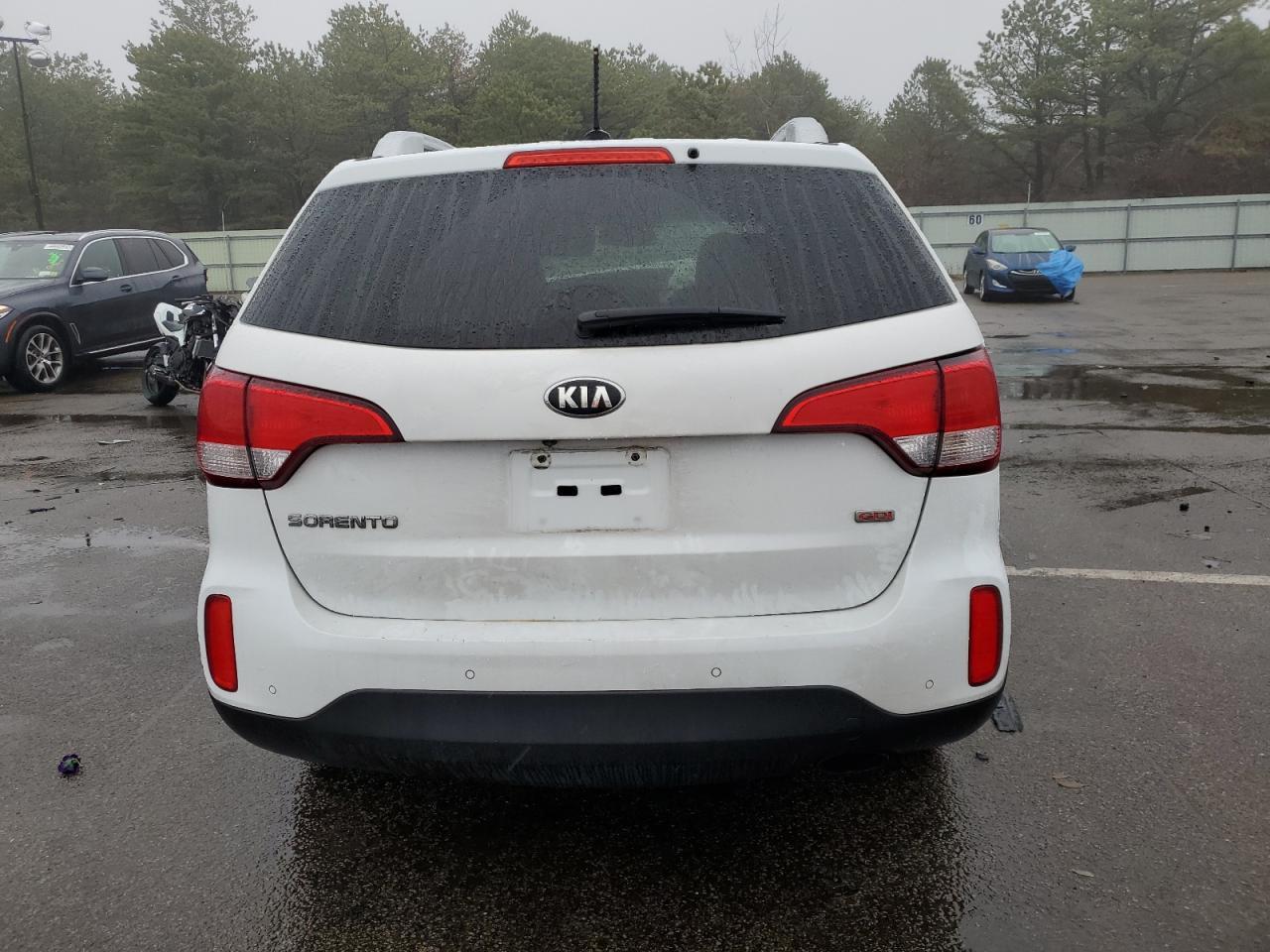2015 KIA SORENTO LX - Image 6