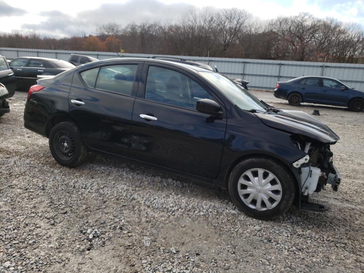 2019 Nissan Versa S - Image 4
