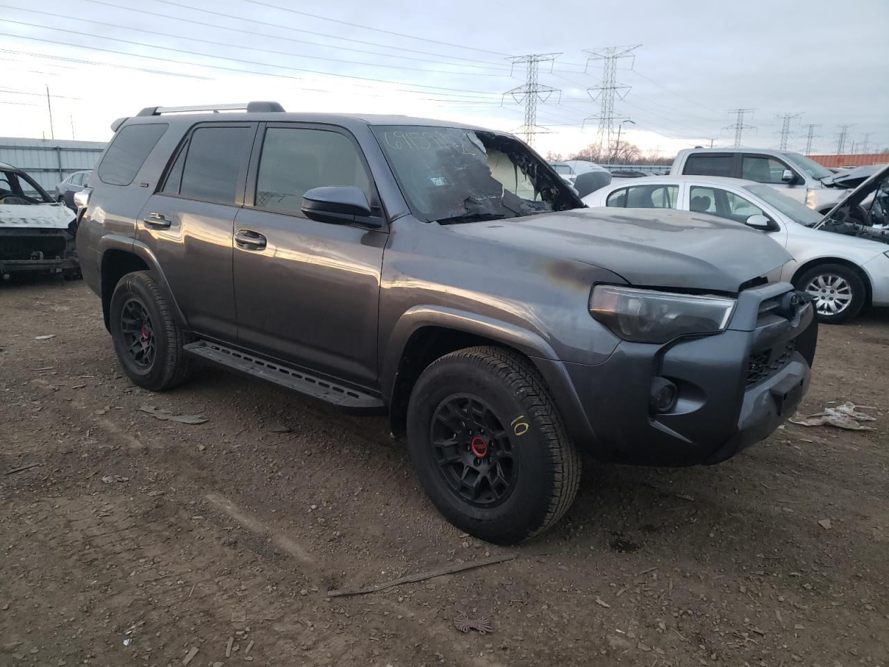 2022 TOYOTA 4RUNNER SR - Фото 4