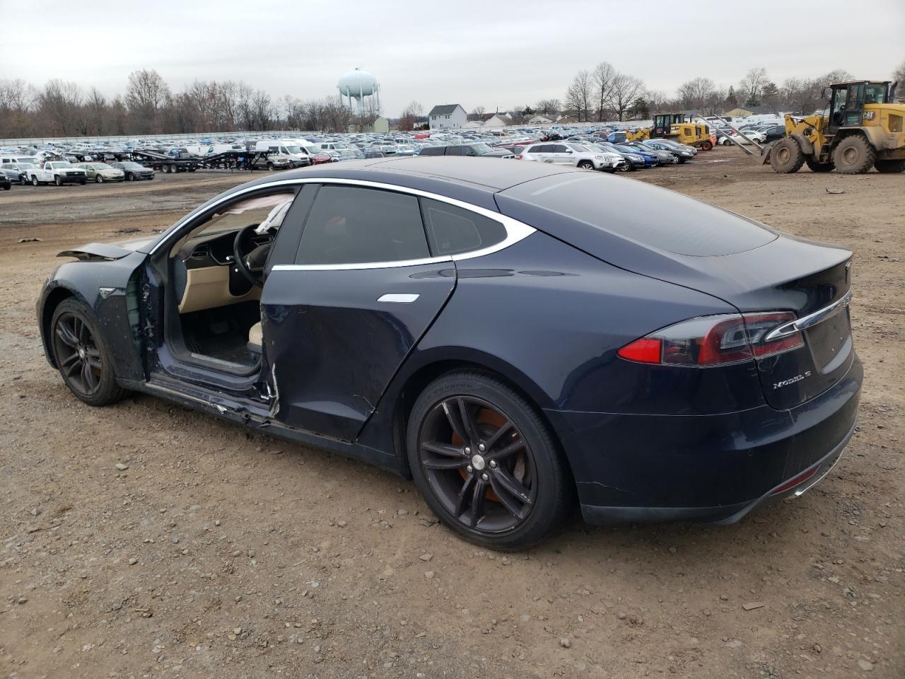 2014 Tesla Model S - Фото 2