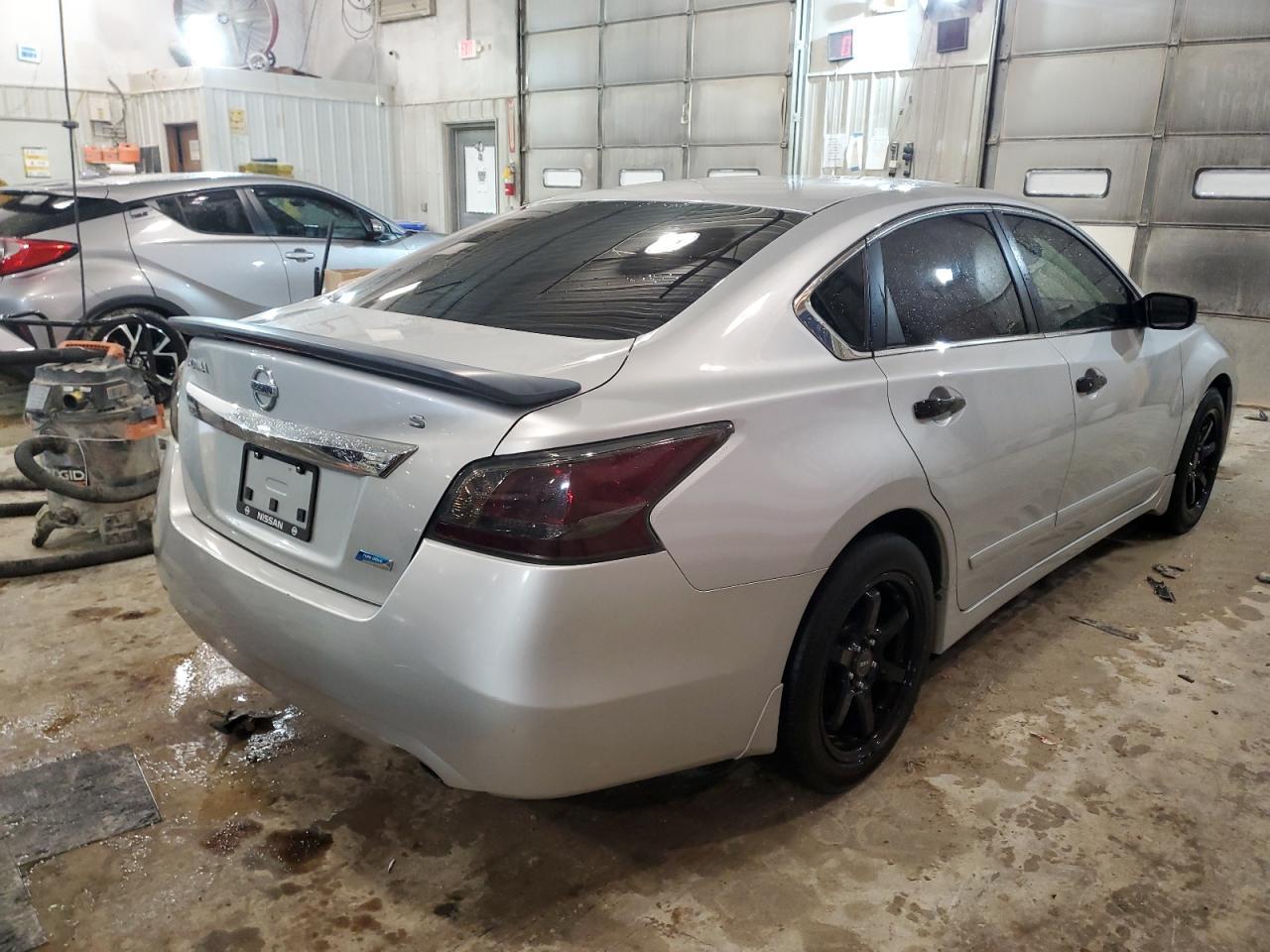 2014 Nissan Altima 2.5 - Фото 3