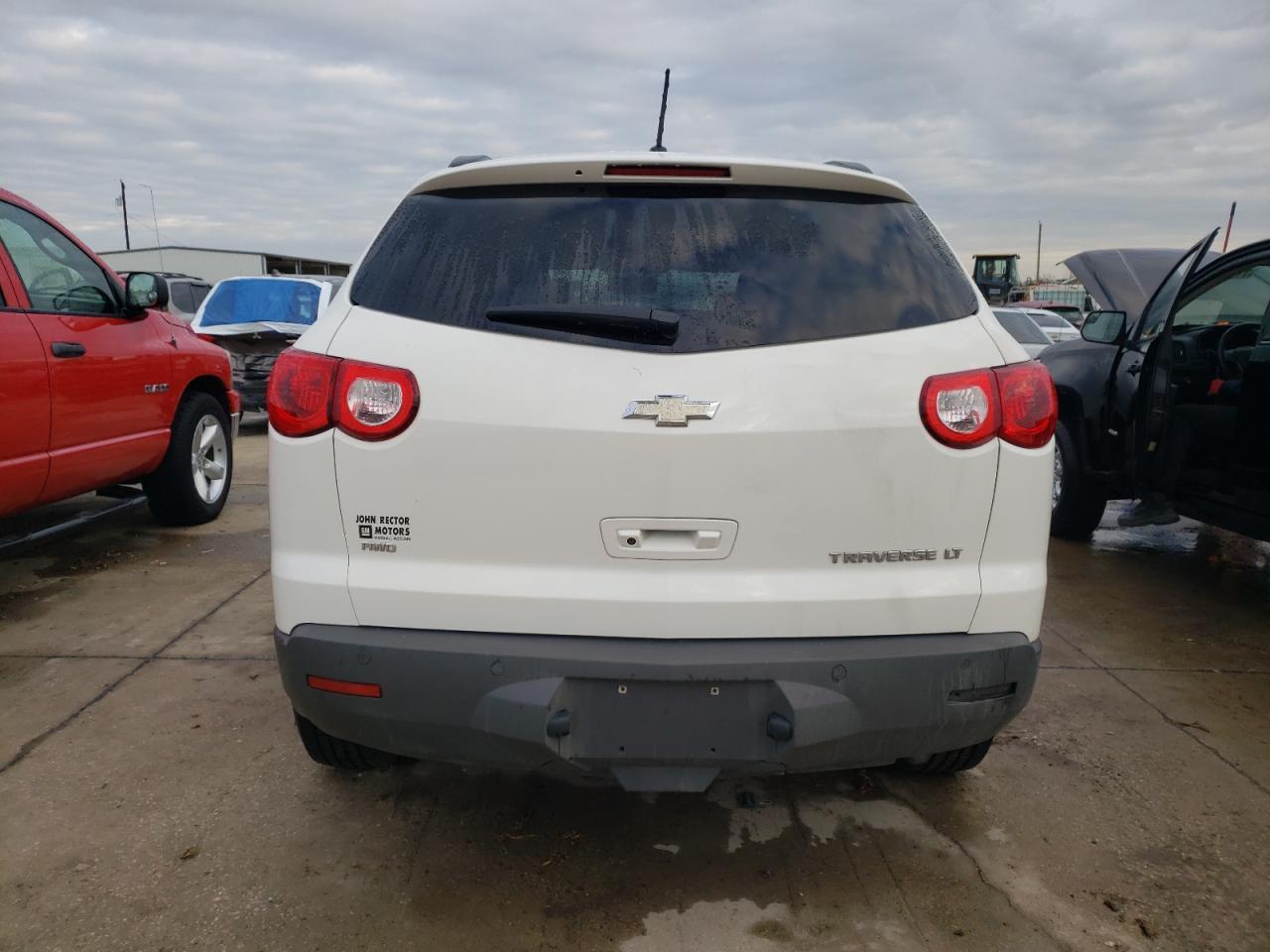 2012 CHEVROLET TRAVERSE L - Image 6