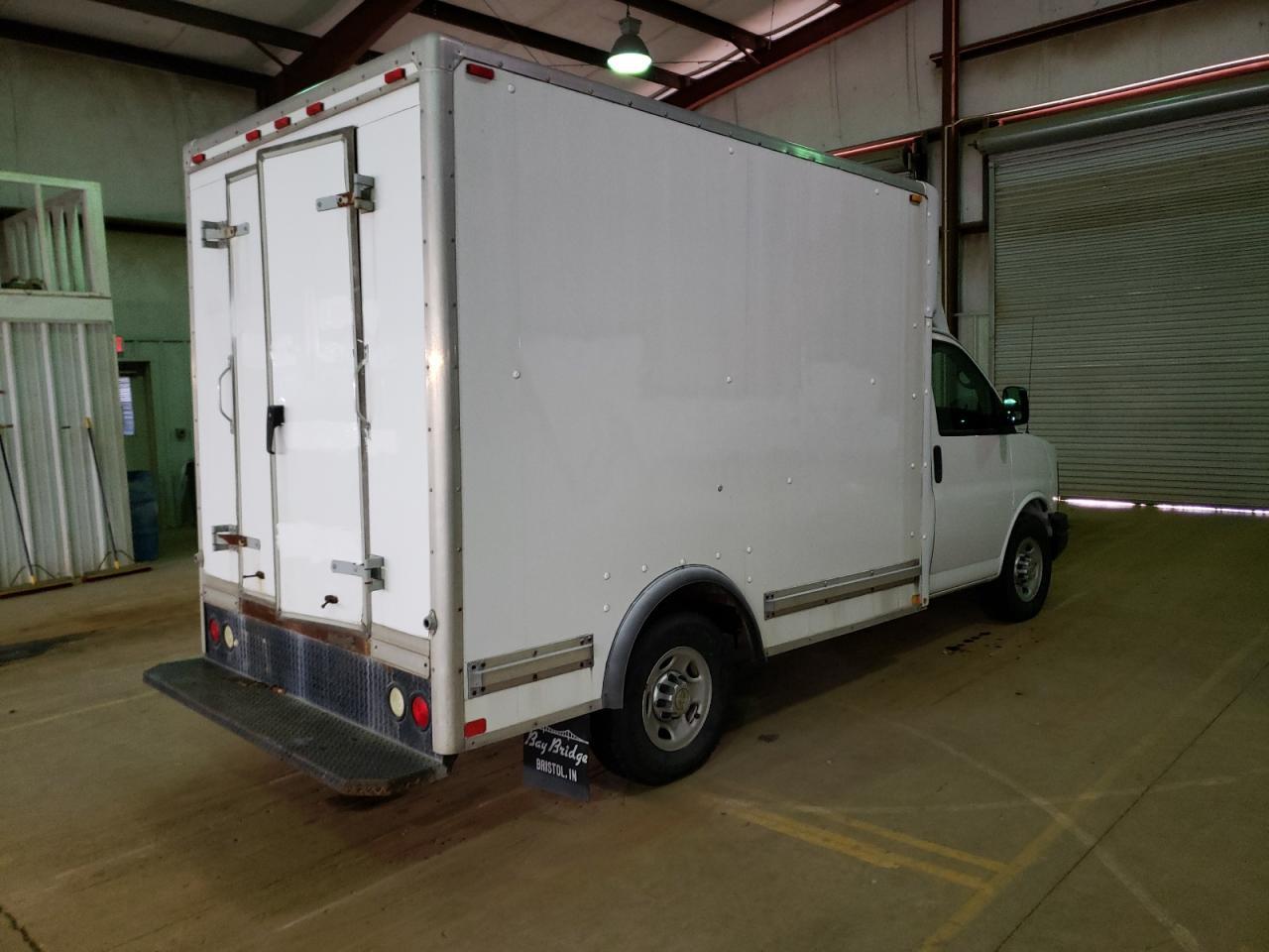 2011 Chevrolet Express G3500 - Фото 3