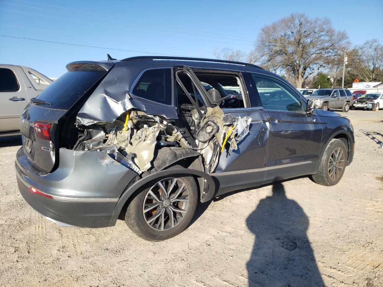 2020 Volkswagen Tiguan Se - Image 3