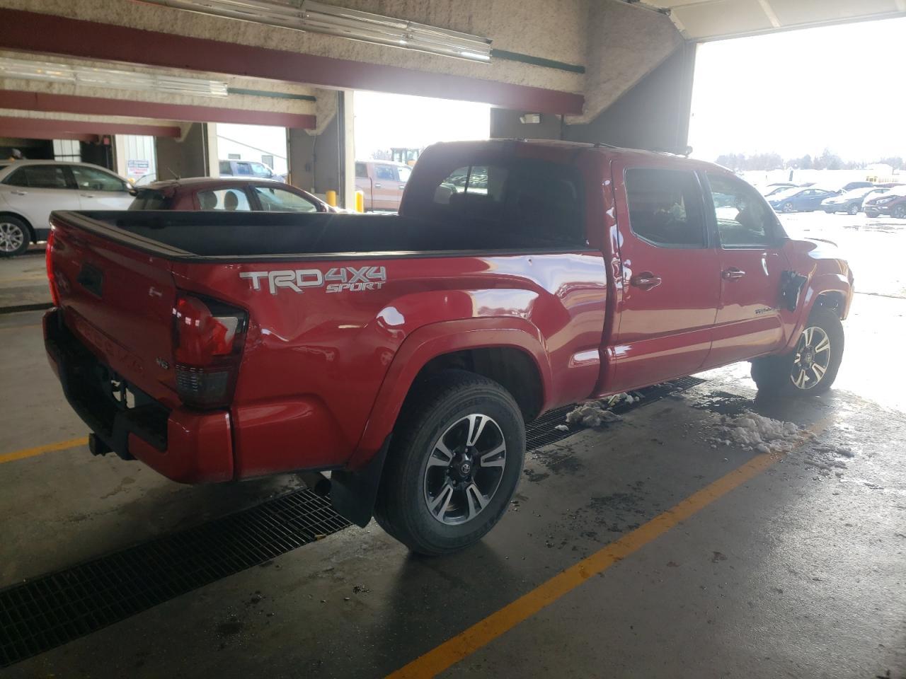 2019 TOYOTA TACOMA DOU - Фото 3
