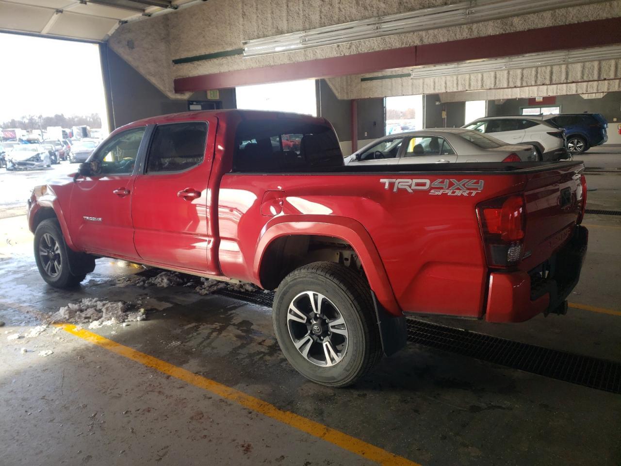 2019 TOYOTA TACOMA DOU - Фото 2