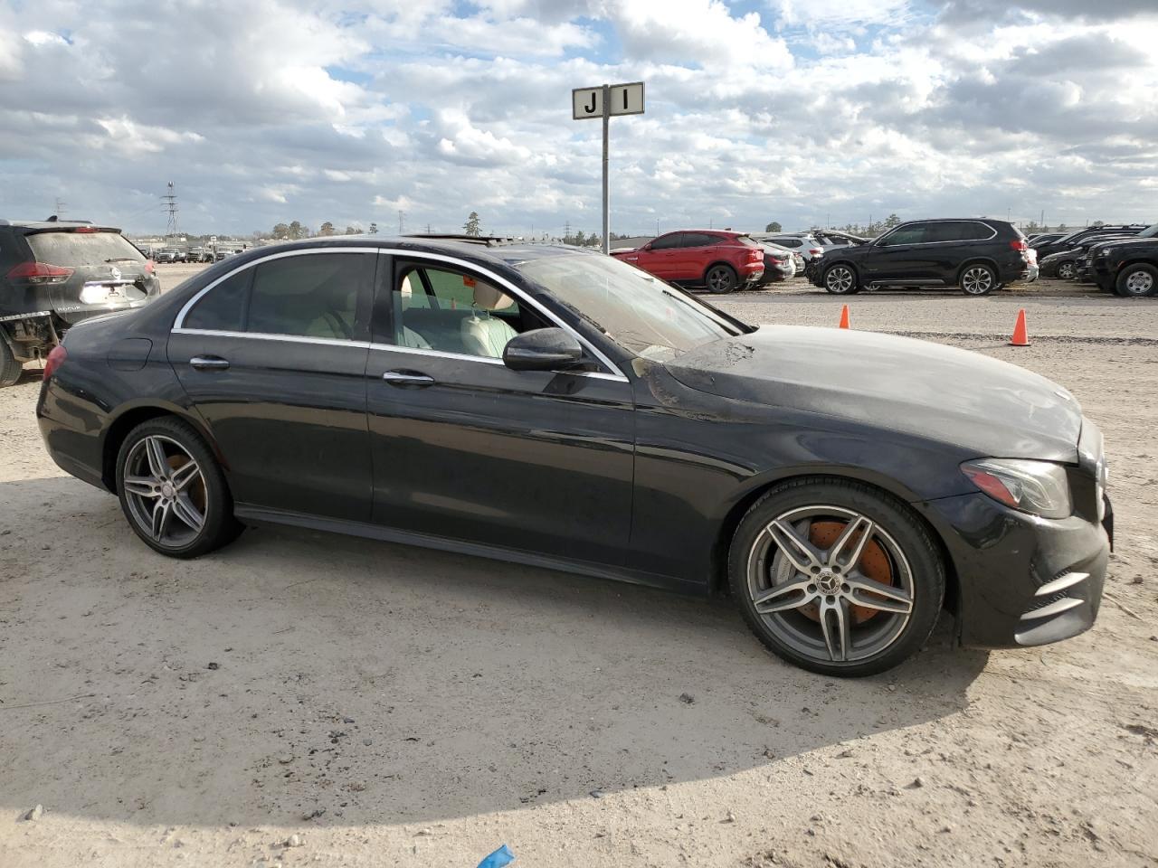 2017 Mercedes-Benz E 300 - Фото 4