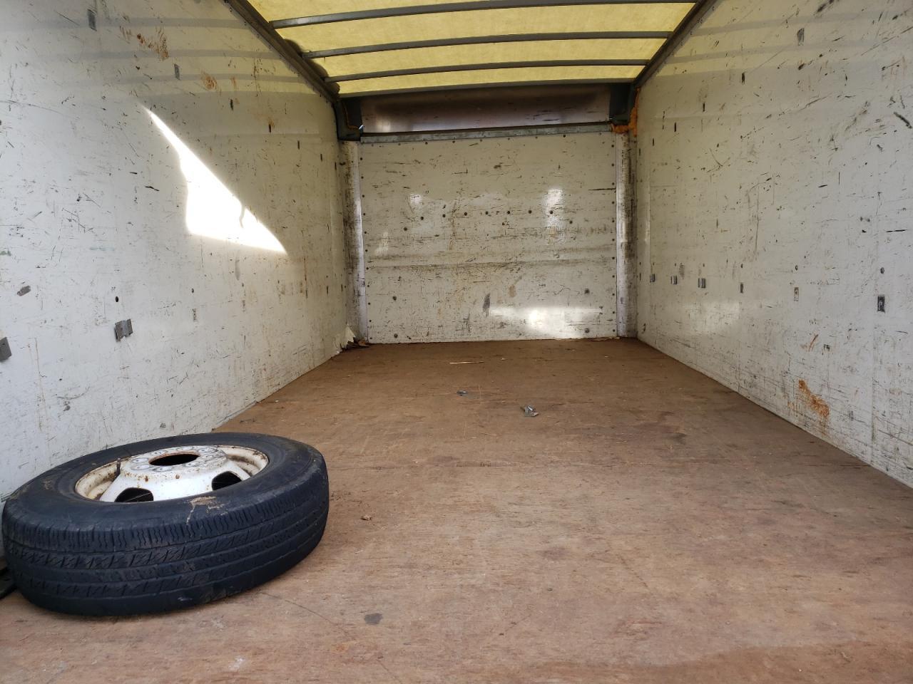 2014 GMC Savana Cutaway G3500 - Image 6