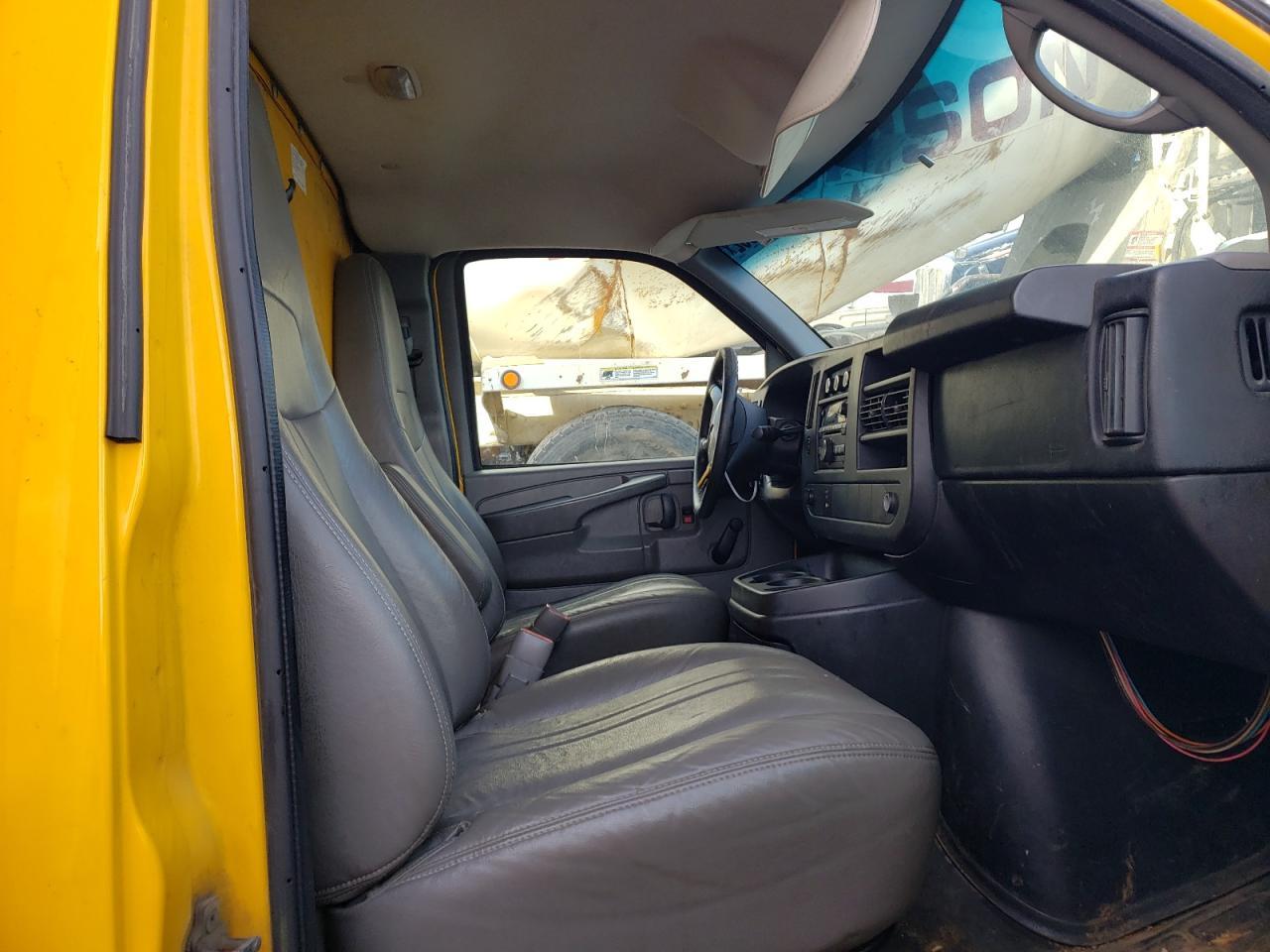 2014 GMC Savana Cutaway G3500 - Image 5