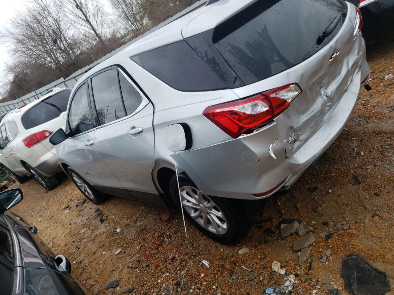 2020 Chevrolet Equinox Lt - Image 2