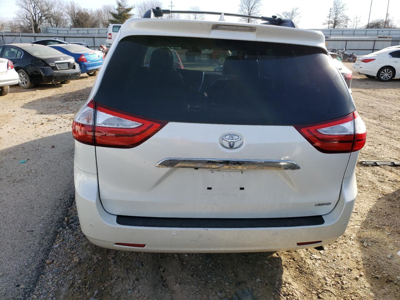 2015 TOYOTA SIENNA XLE - Фото 6