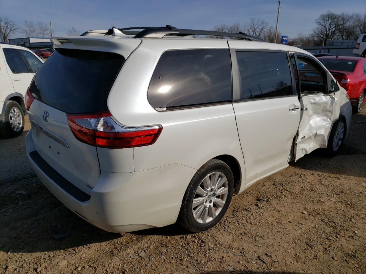2015 TOYOTA SIENNA XLE - Фото 3