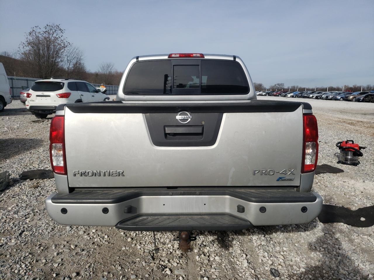 2017 NISSAN FRONTIER S - Image 6