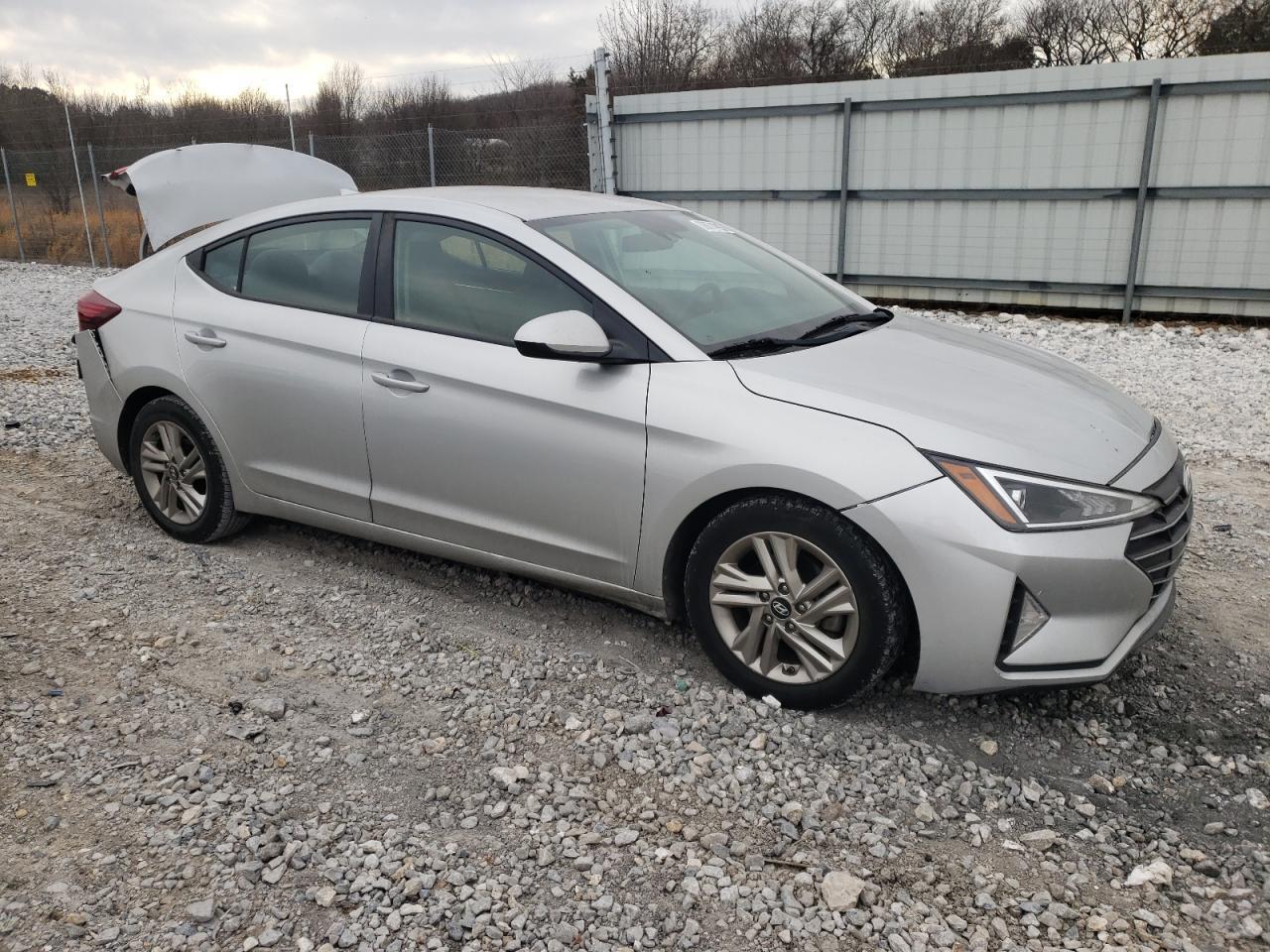 2019 HYUNDAI ELANTRA SE - Фото 4