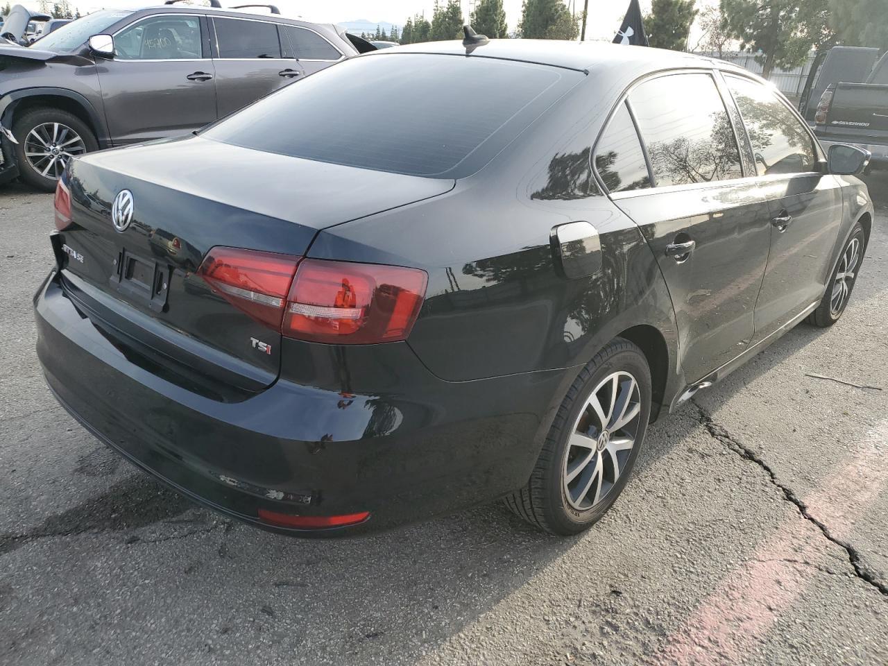 2017 VOLKSWAGEN JETTA SE - Image 3