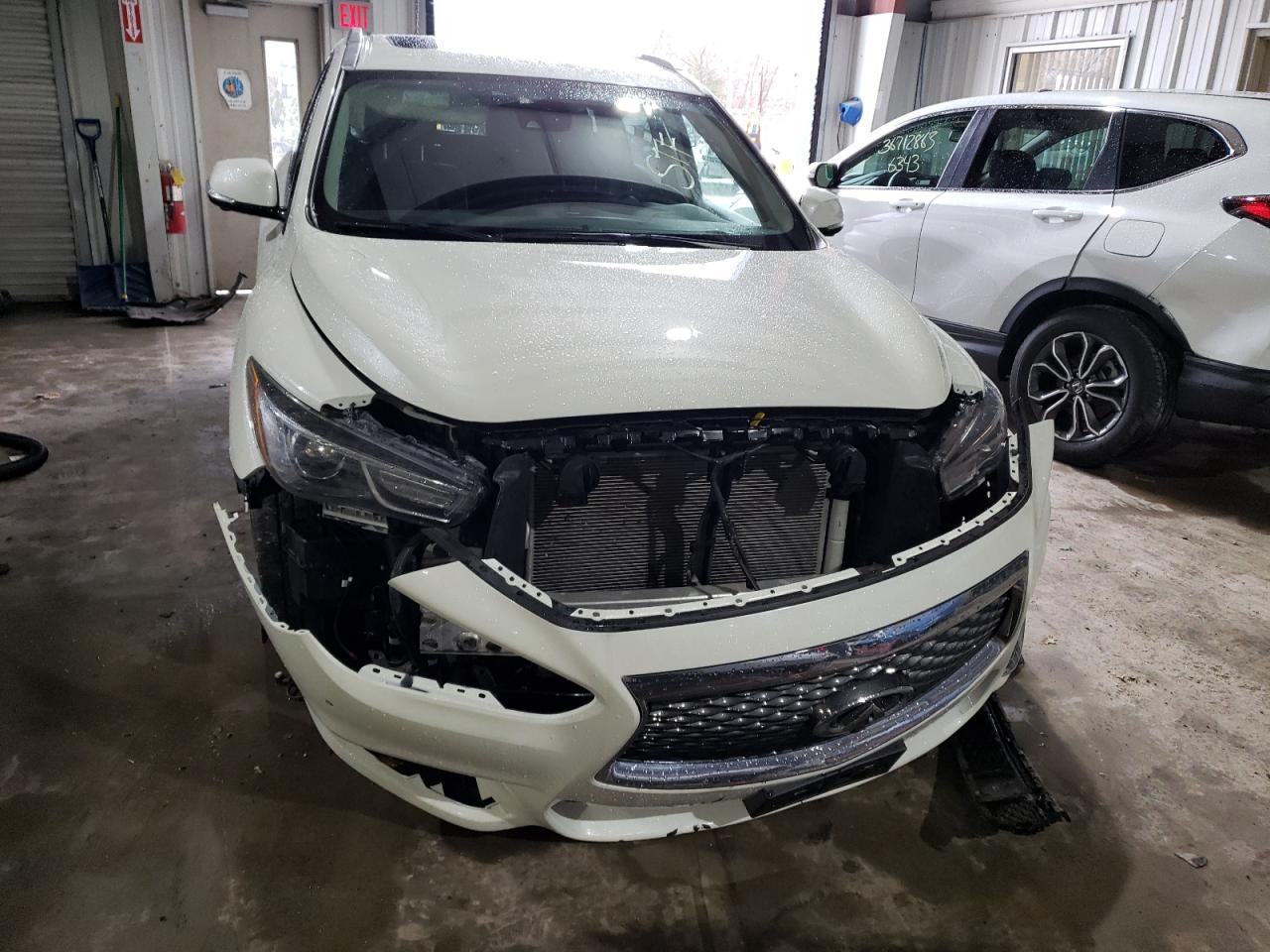 2019 INFINITI QX60 LUXE - Image 5