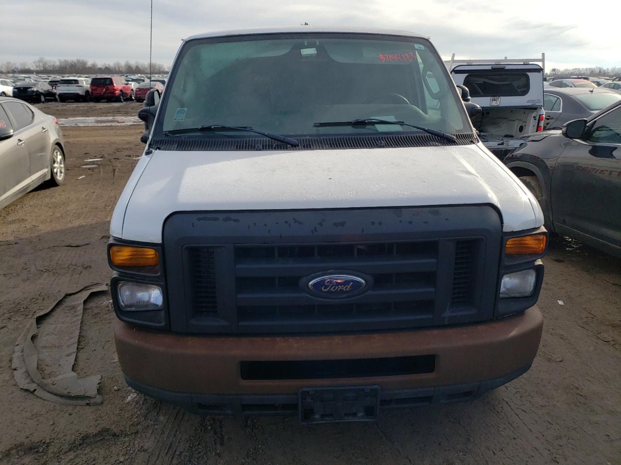 2009 Ford Econoline E150 Van - Image 5