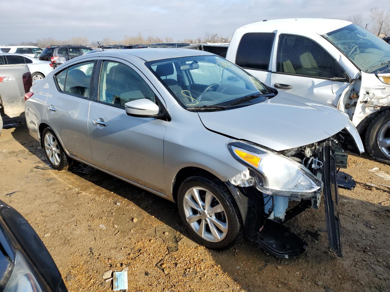 2016 NISSAN VERSA S - Image 4