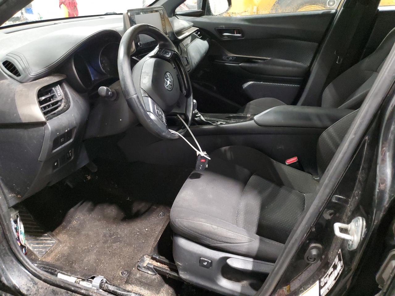 2019 TOYOTA C-HR XLE - Image 7