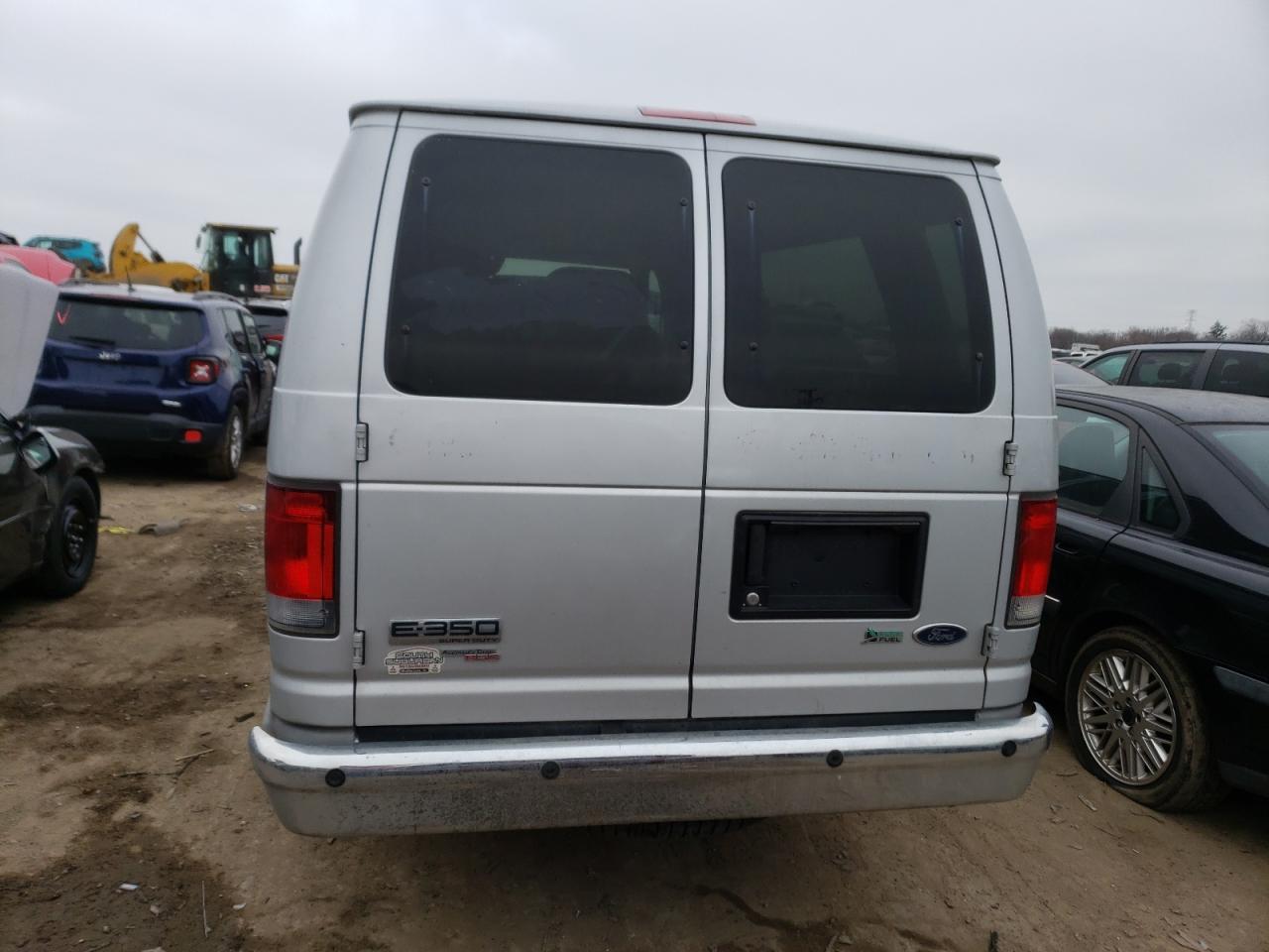 2013 Ford Econoline E350 Super Duty Van - Фото 6