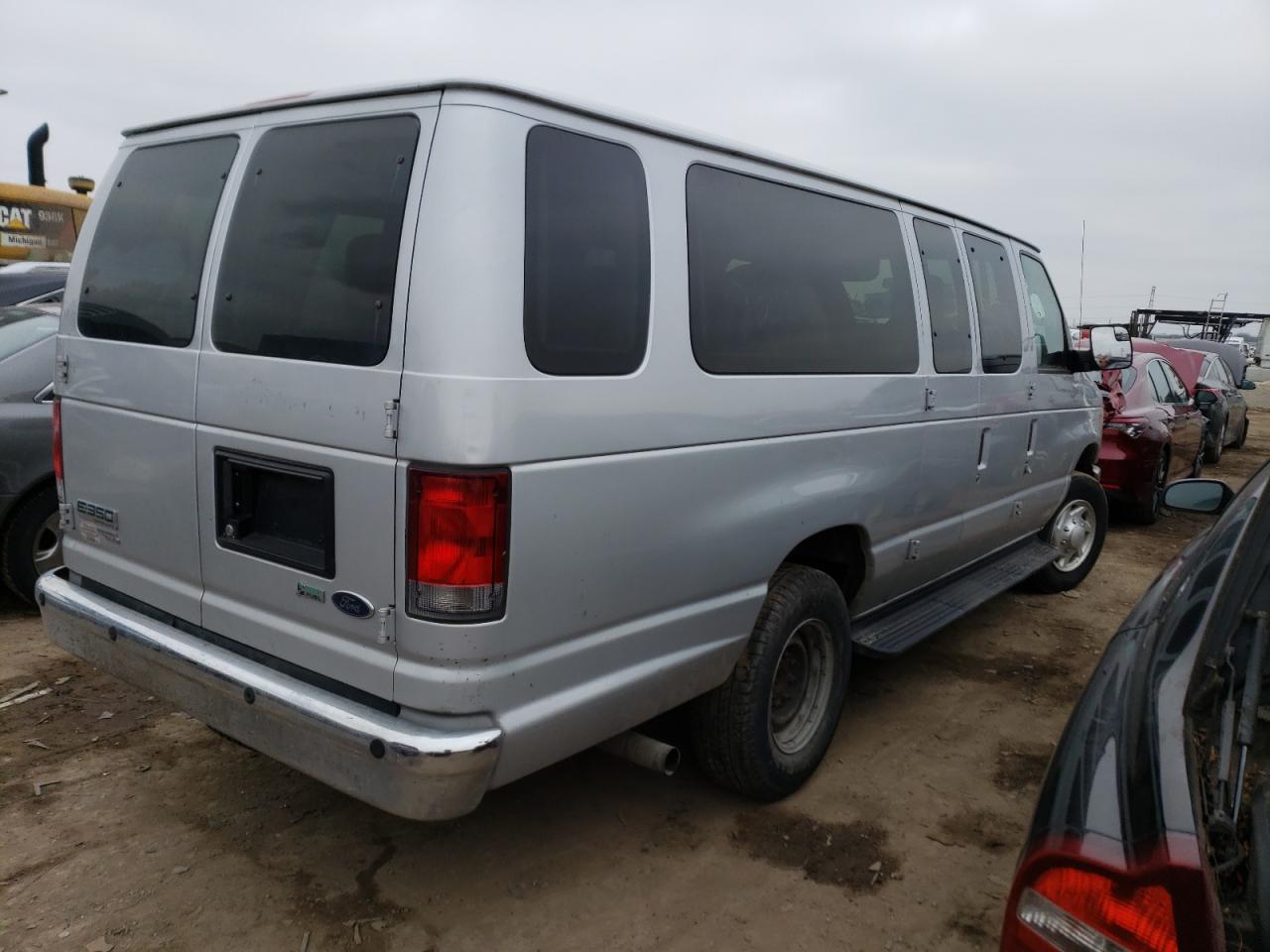 2013 Ford Econoline E350 Super Duty Van - Фото 3