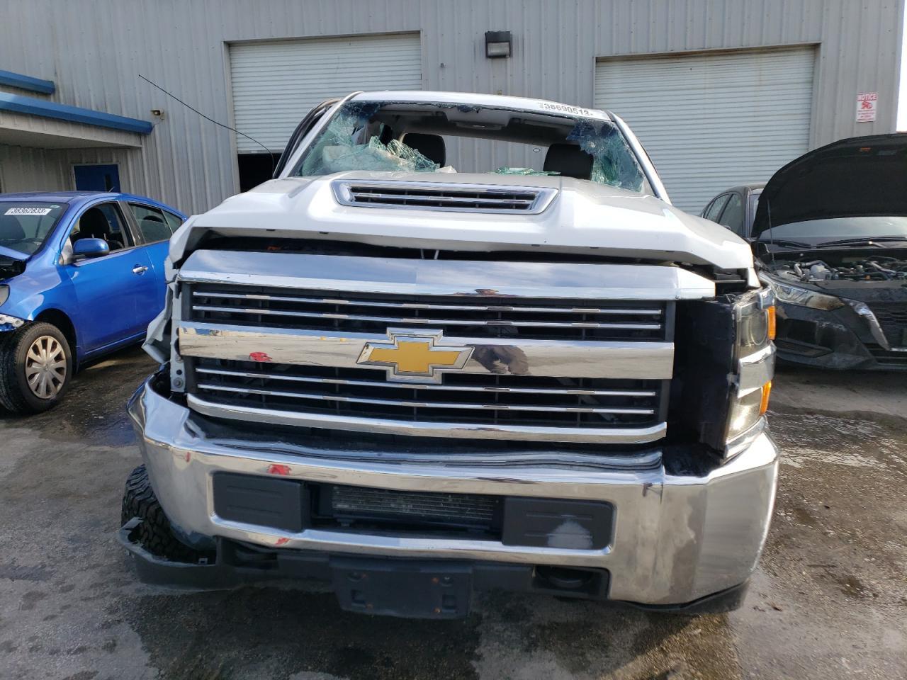 2017 Chevrolet Silverado K2500 Heavy Duty - Фото 5