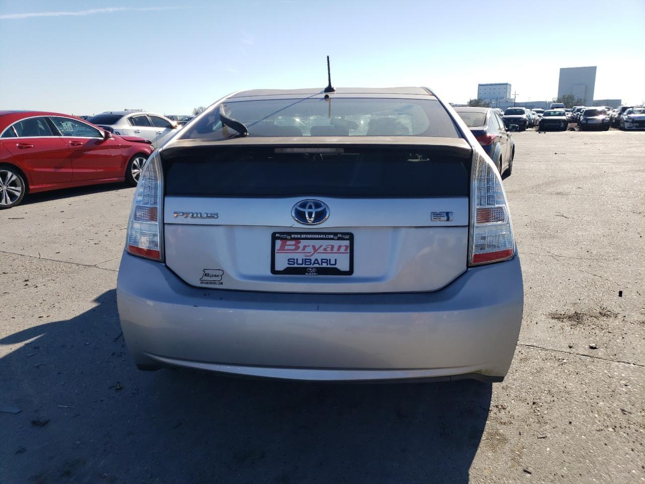 2011 Toyota Prius - Фото 6