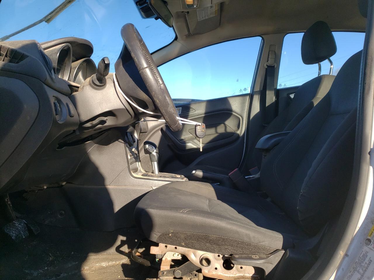 2016 Ford Fiesta Se - Image 7