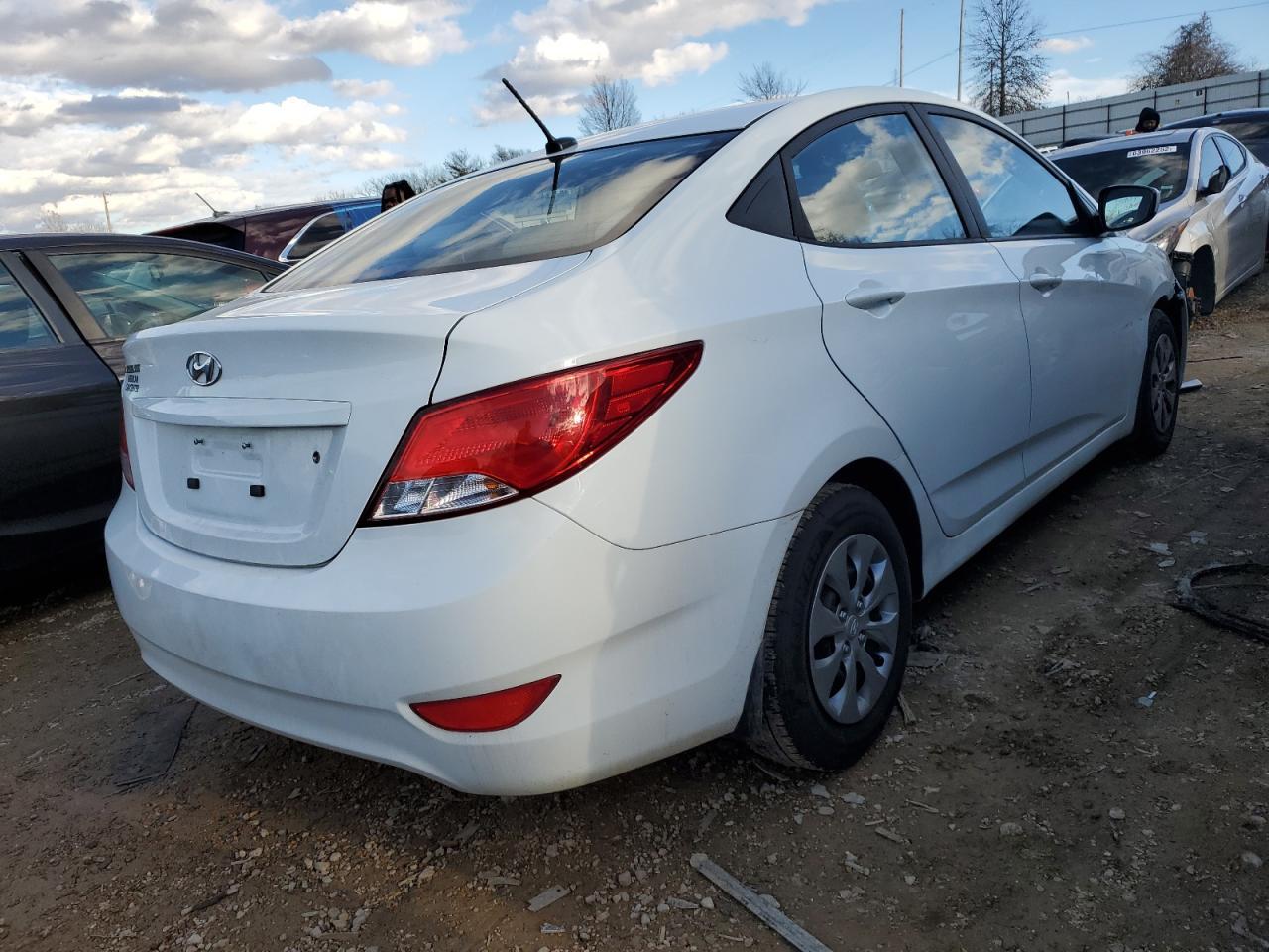 2016 HYUNDAI ACCENT SE - Фото 3