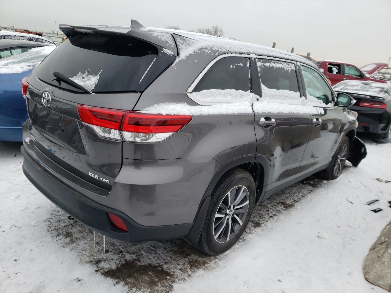 2019 Toyota Highlander Se - Image 3