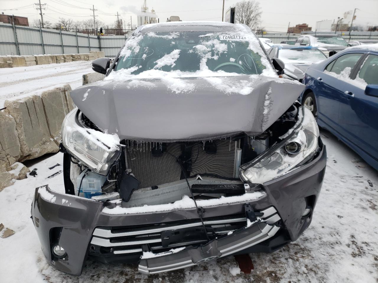 2019 Toyota Highlander Se - Image 5