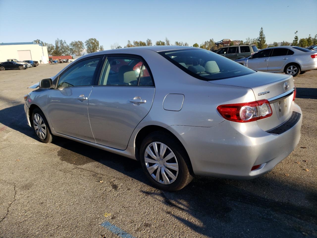 2013 TOYOTA COROLLA BA - Фото 2