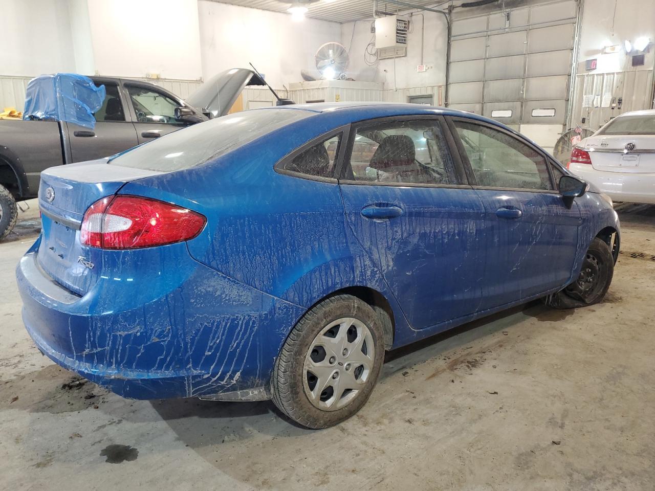 2013 Ford Fiesta Se - Фото 3