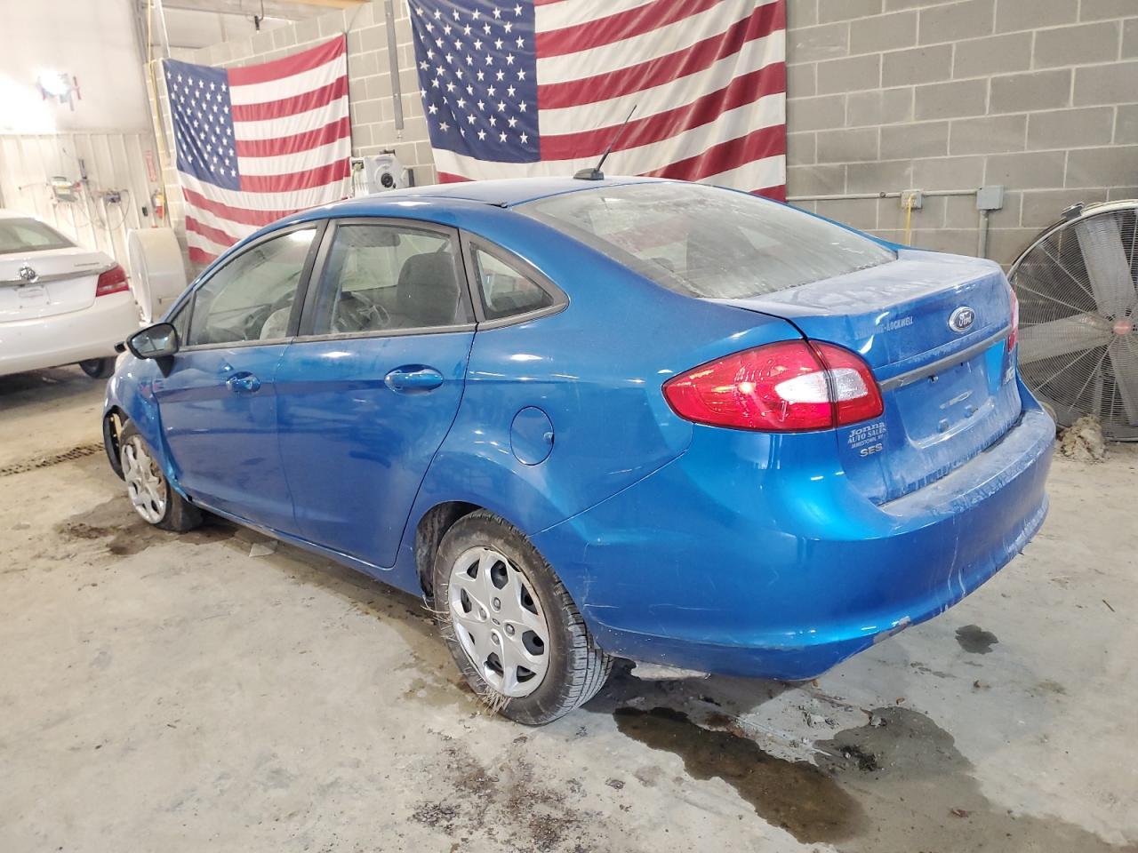2013 Ford Fiesta Se - Фото 2