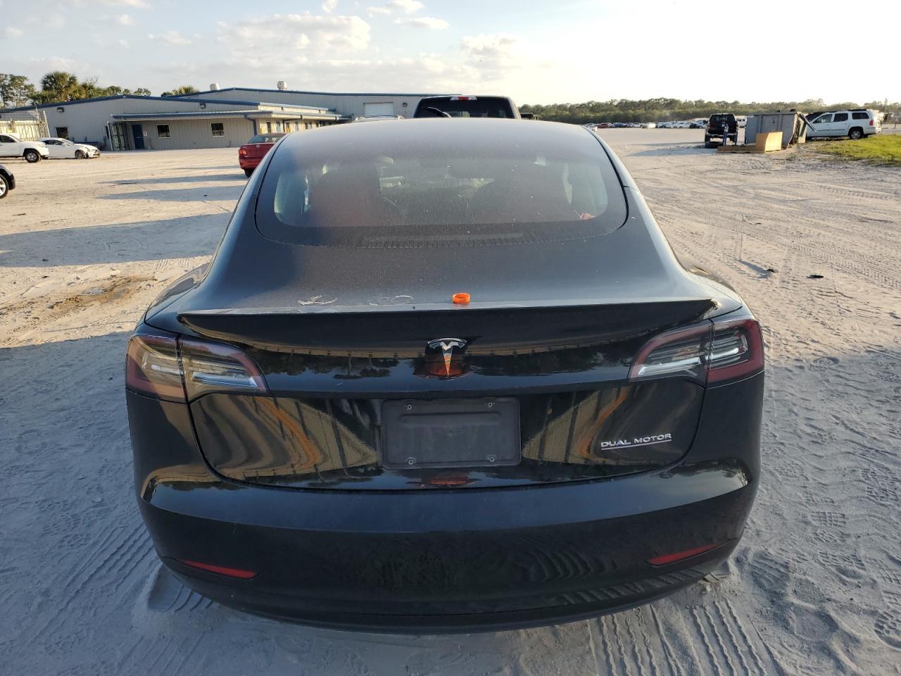 2021 TESLA MODEL 3 - Фото 6