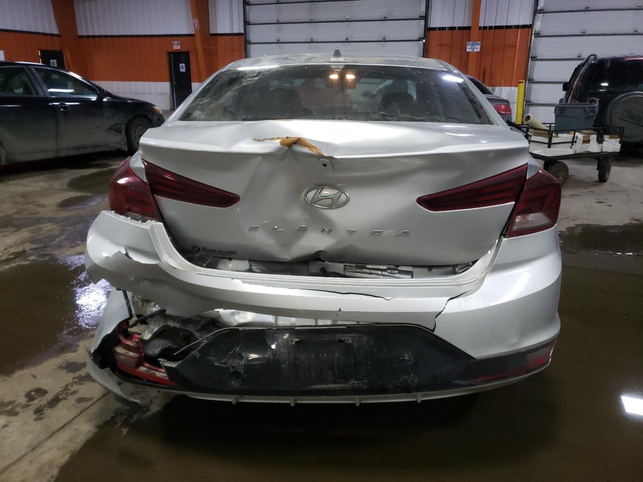 2019 HYUNDAI ELANTRA SE - Фото 6