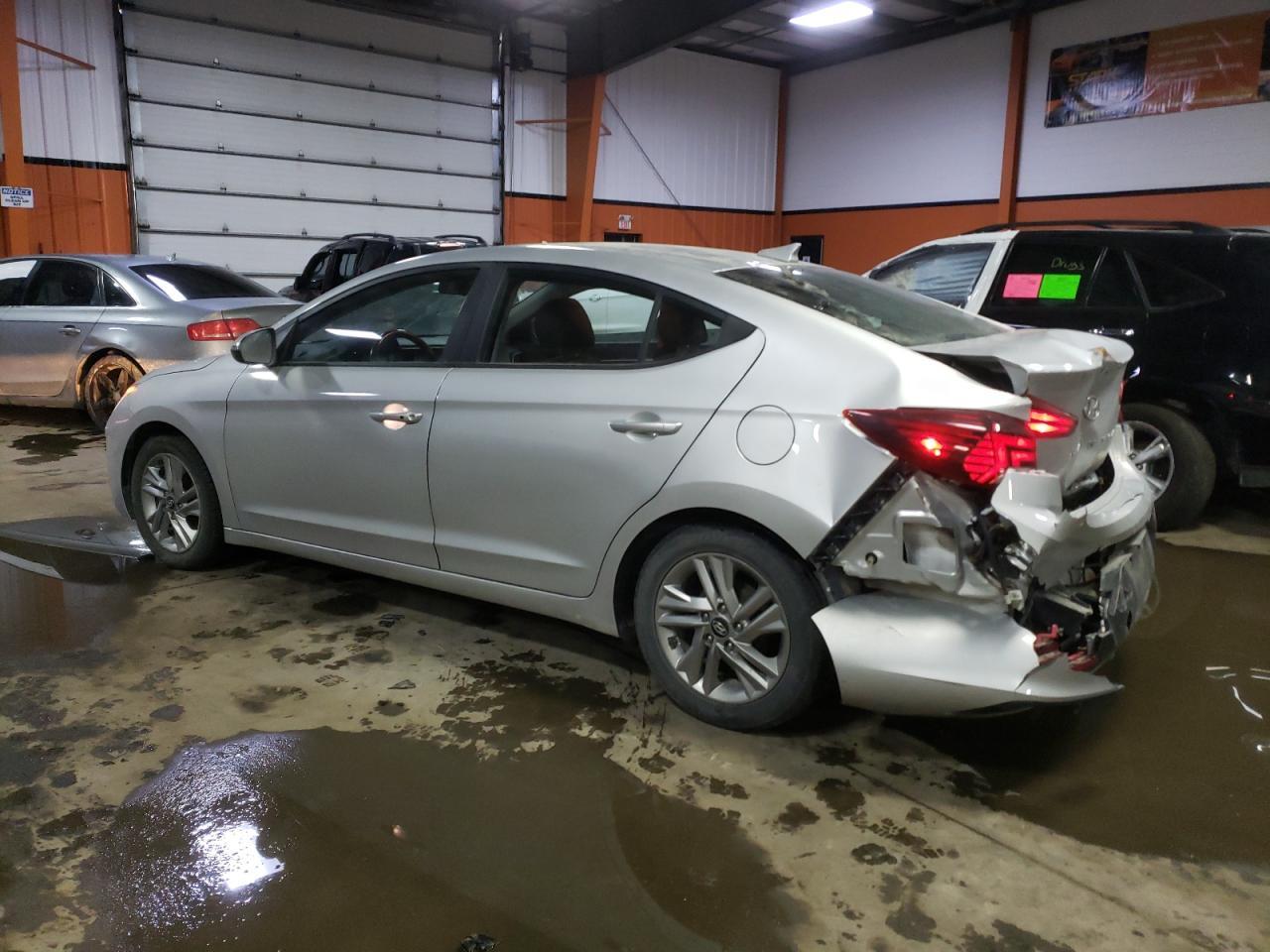 2019 HYUNDAI ELANTRA SE - Фото 2