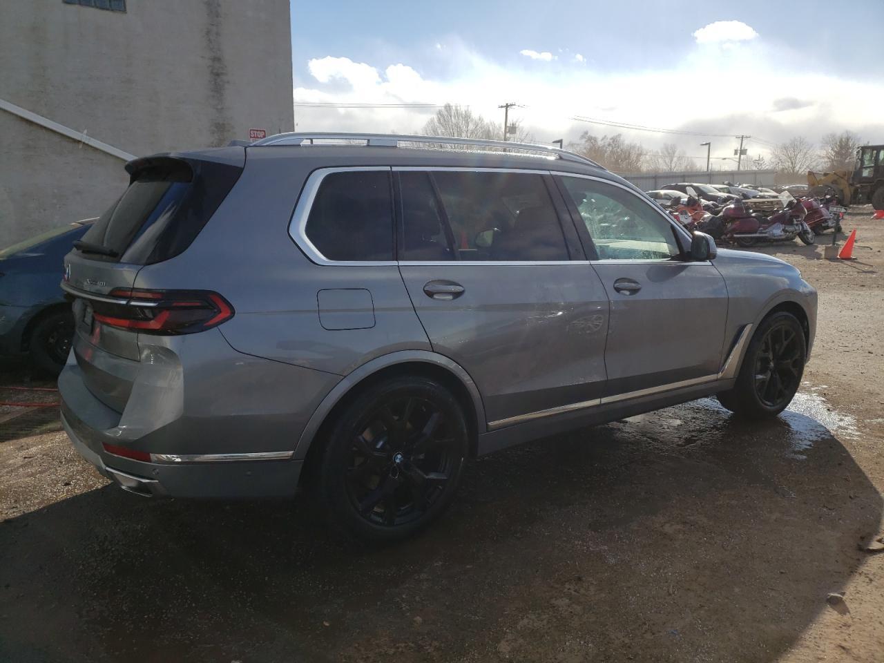 2023 BMW X7 xDrive40I - Фото 3