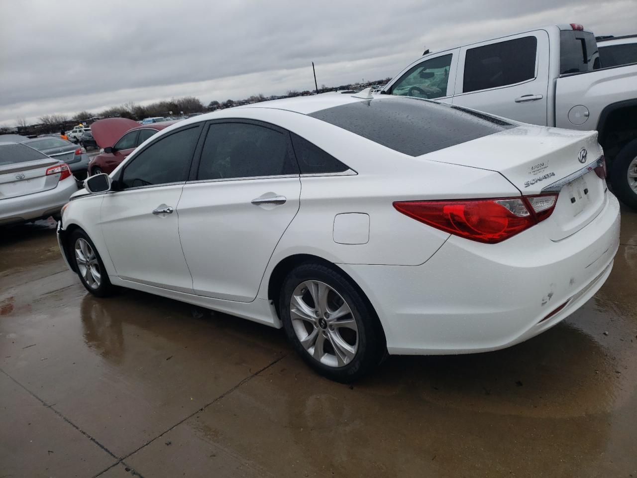 2013 HYUNDAI SONATA SE - Image 2