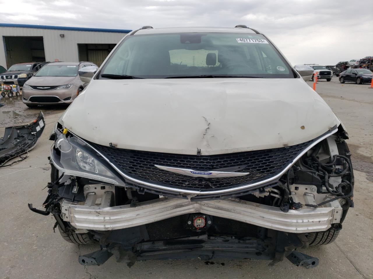2019 Chrysler Pacifica Limited - Image 5