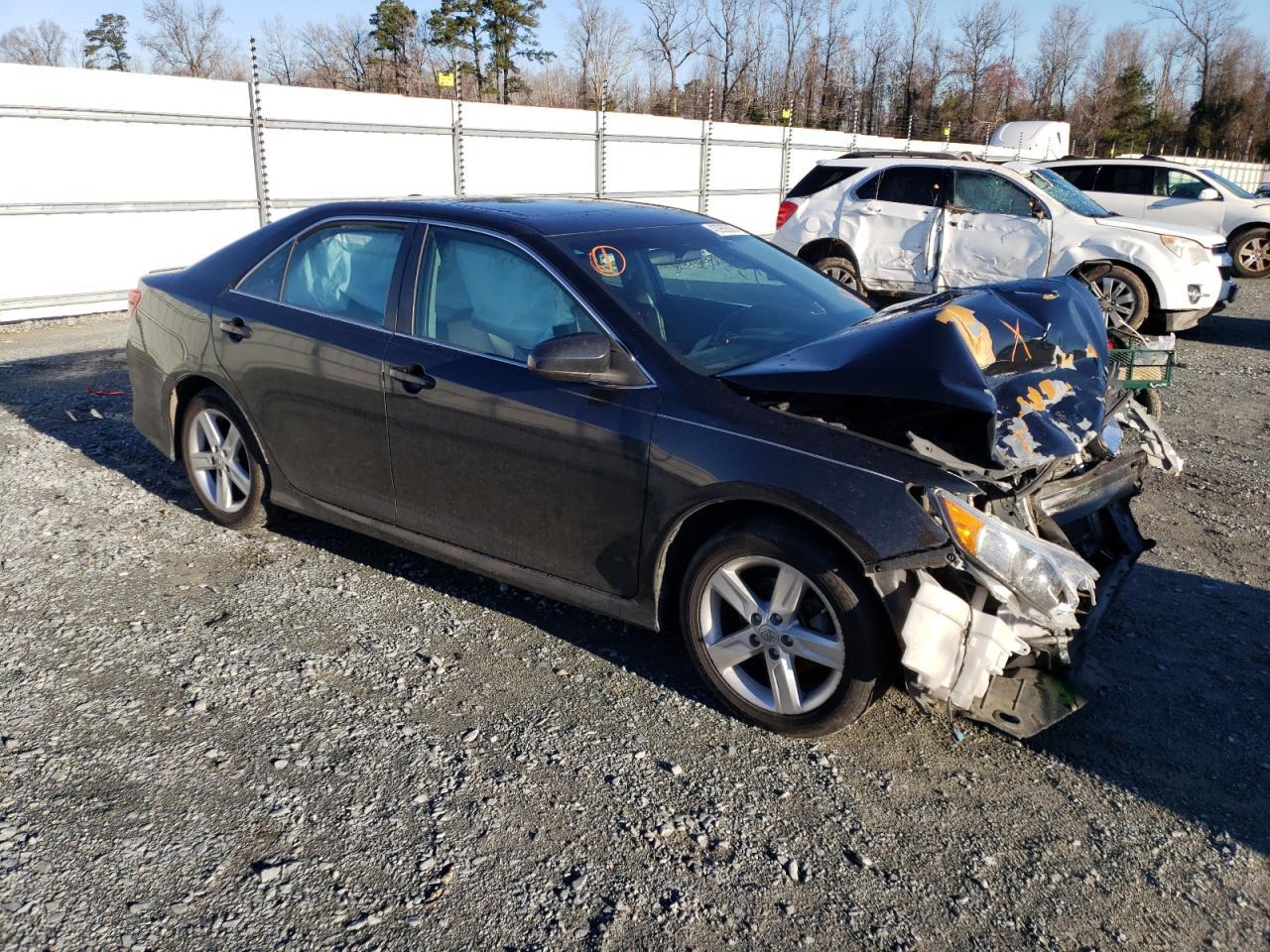 2014 TOYOTA CAMRY L - Image 4