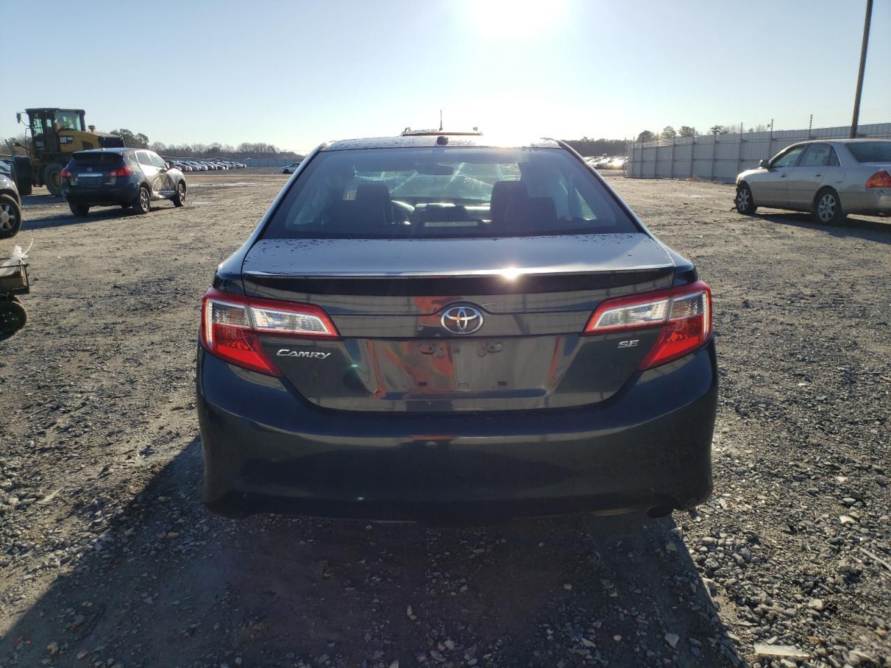 2014 TOYOTA CAMRY L - Image 6