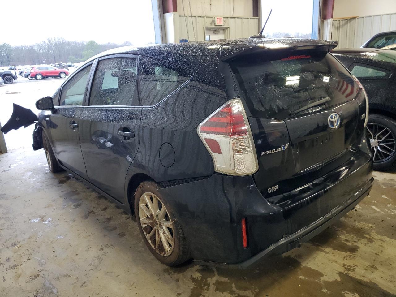 2016 TOYOTA PRIUS V - Фото 2