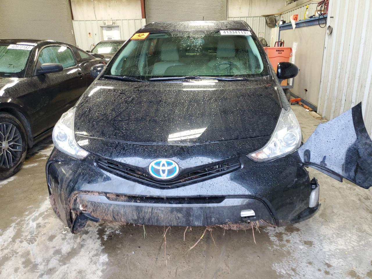 2016 TOYOTA PRIUS V - Фото 5