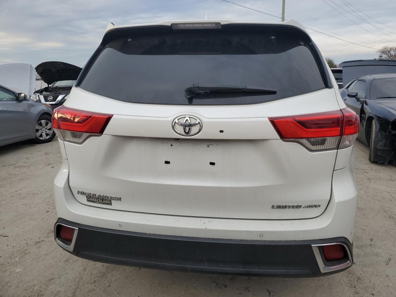 2018 TOYOTA HIGHLANDER - Image 6
