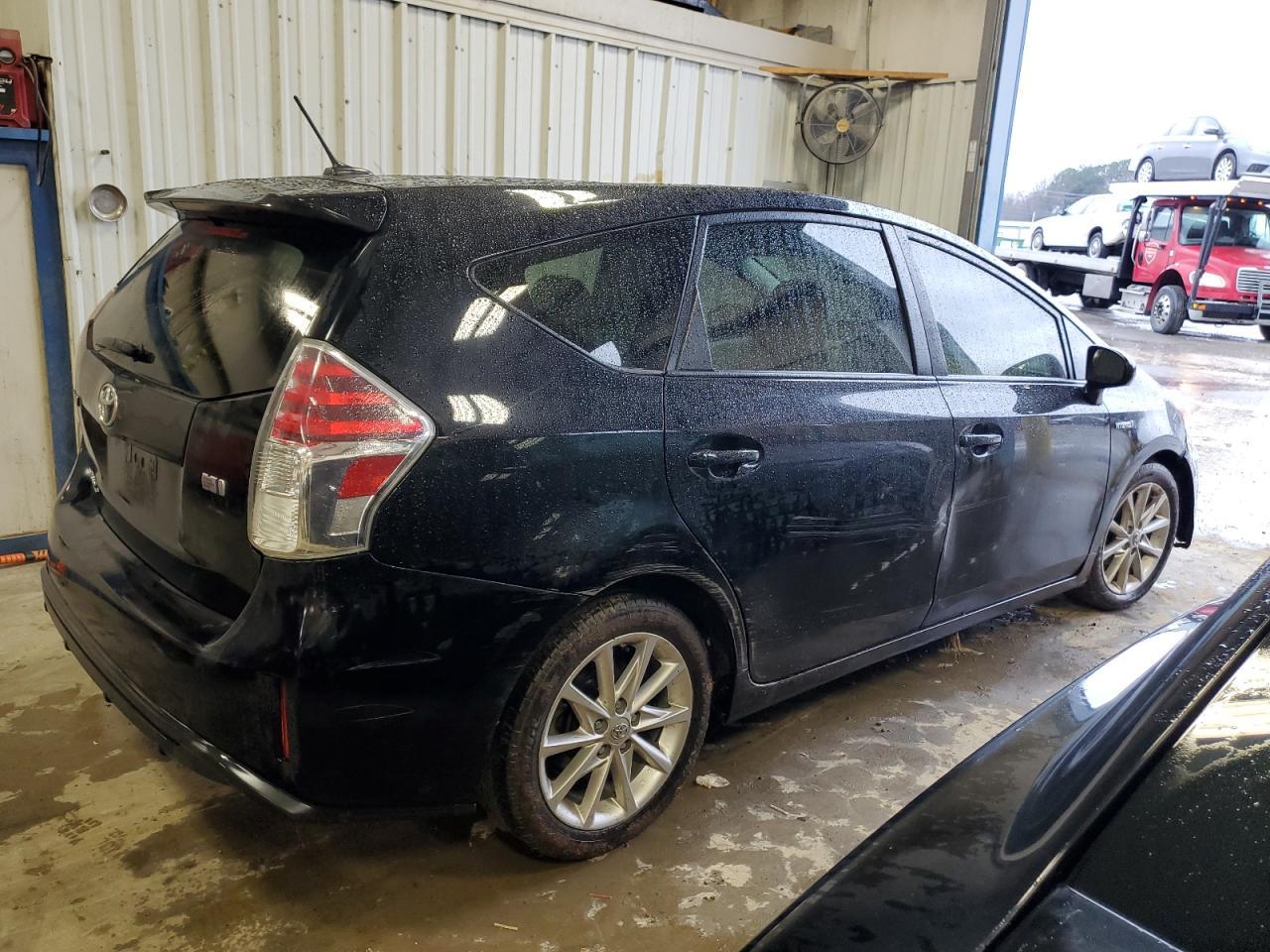 2016 TOYOTA PRIUS V - Фото 3