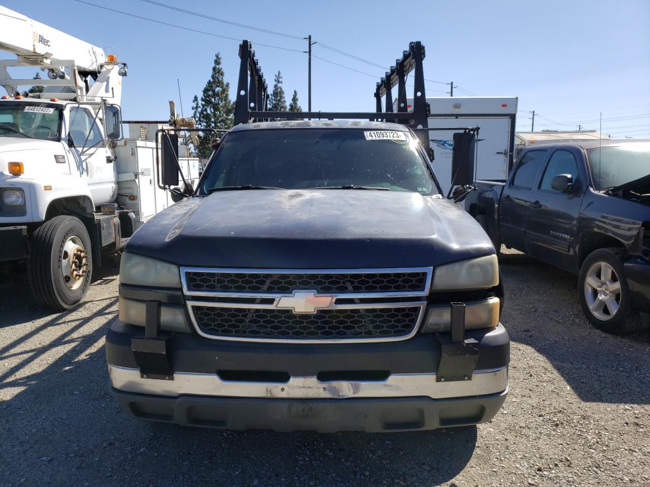2005 Chevrolet Silverado C2500 Heavy Duty - Фото 5